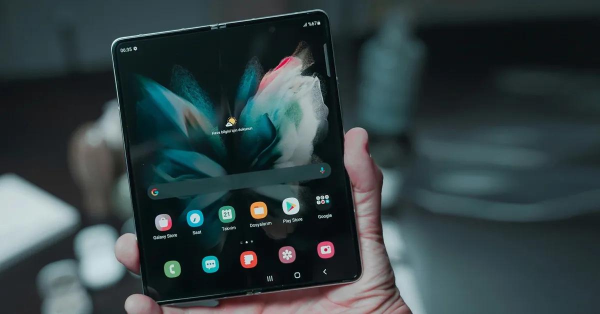 Foldable phones trend and potential issues that can arise while testing the app
