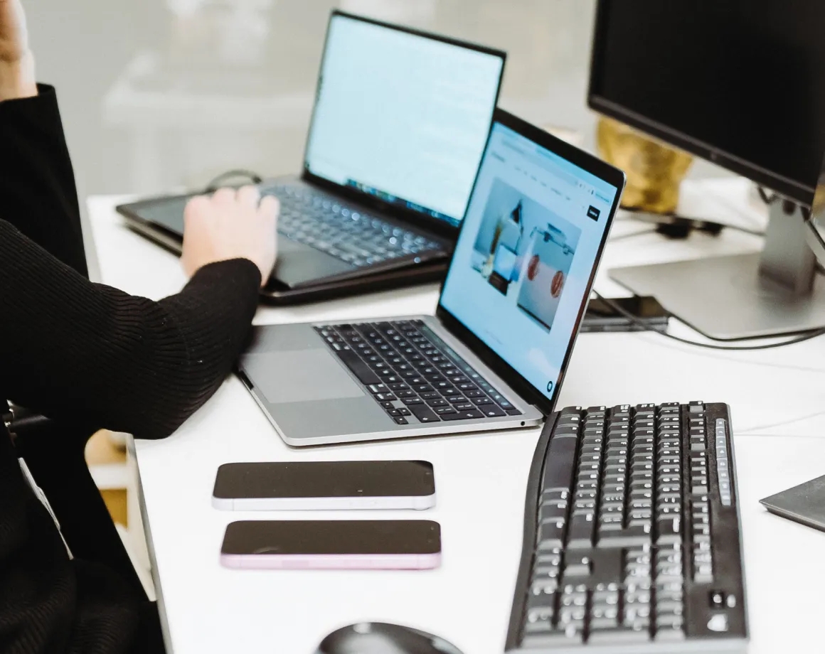 Monialustainen & integraatio