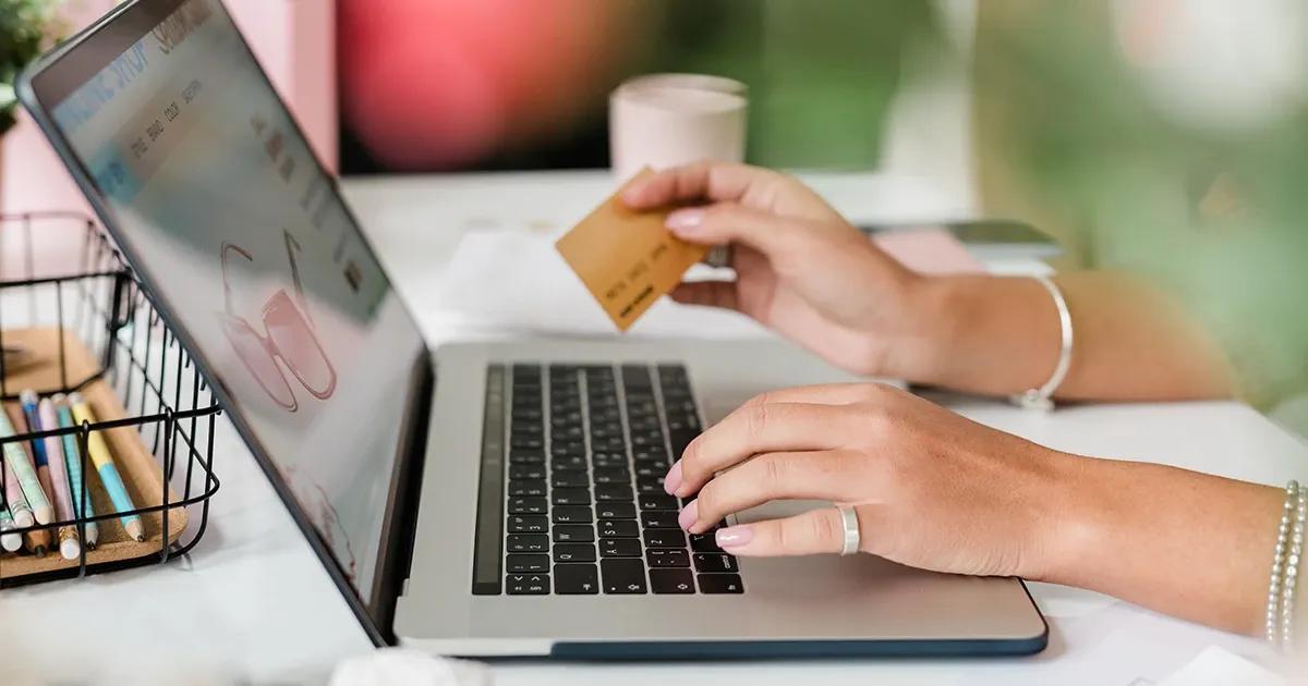 What to Test When Testing E-Commerce Platforms?