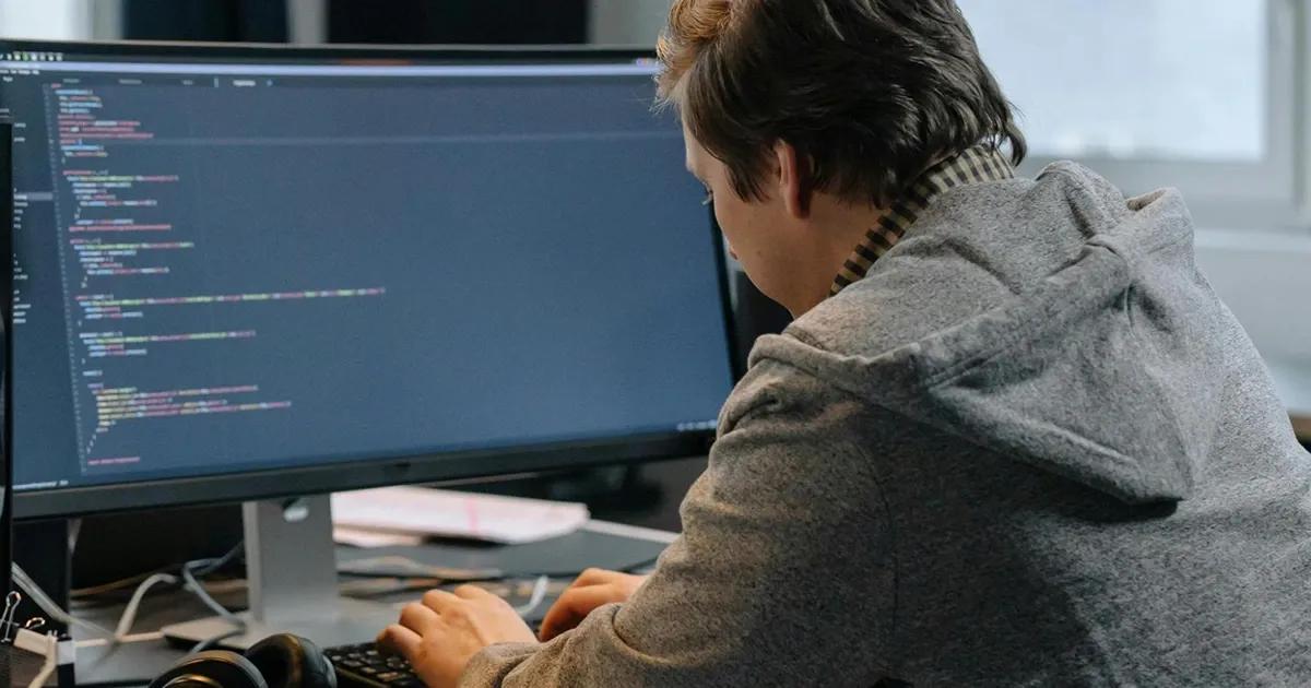From GUI to Code: Apache JMeter vs. Locust